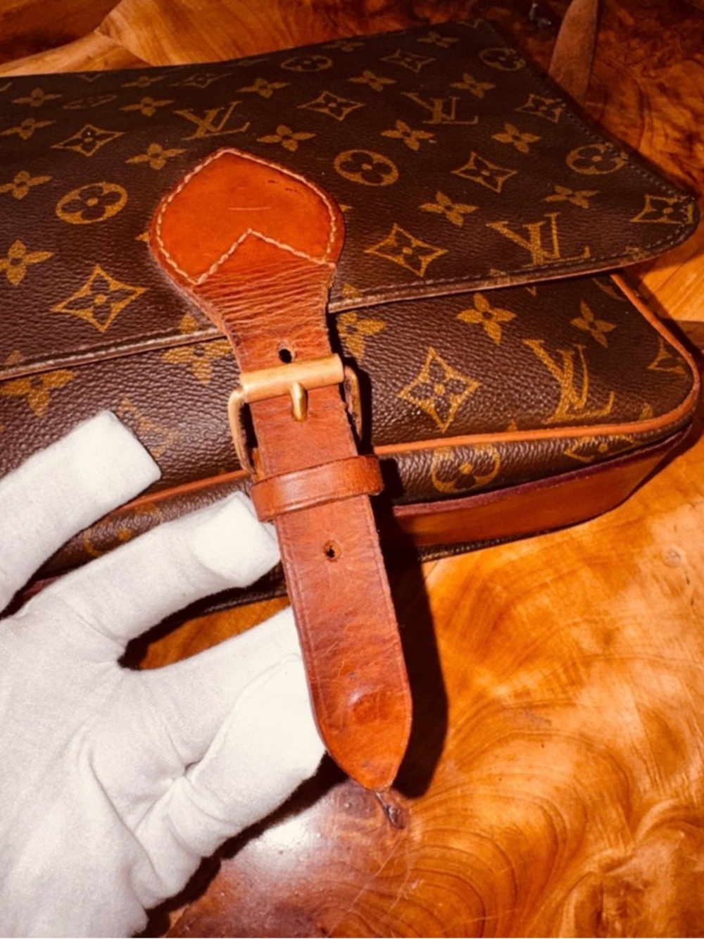 Louis Vuitton
Monogram Cartouchiere PM vintage bag purse, Crossbody 2000 france - Picture 8 of 15